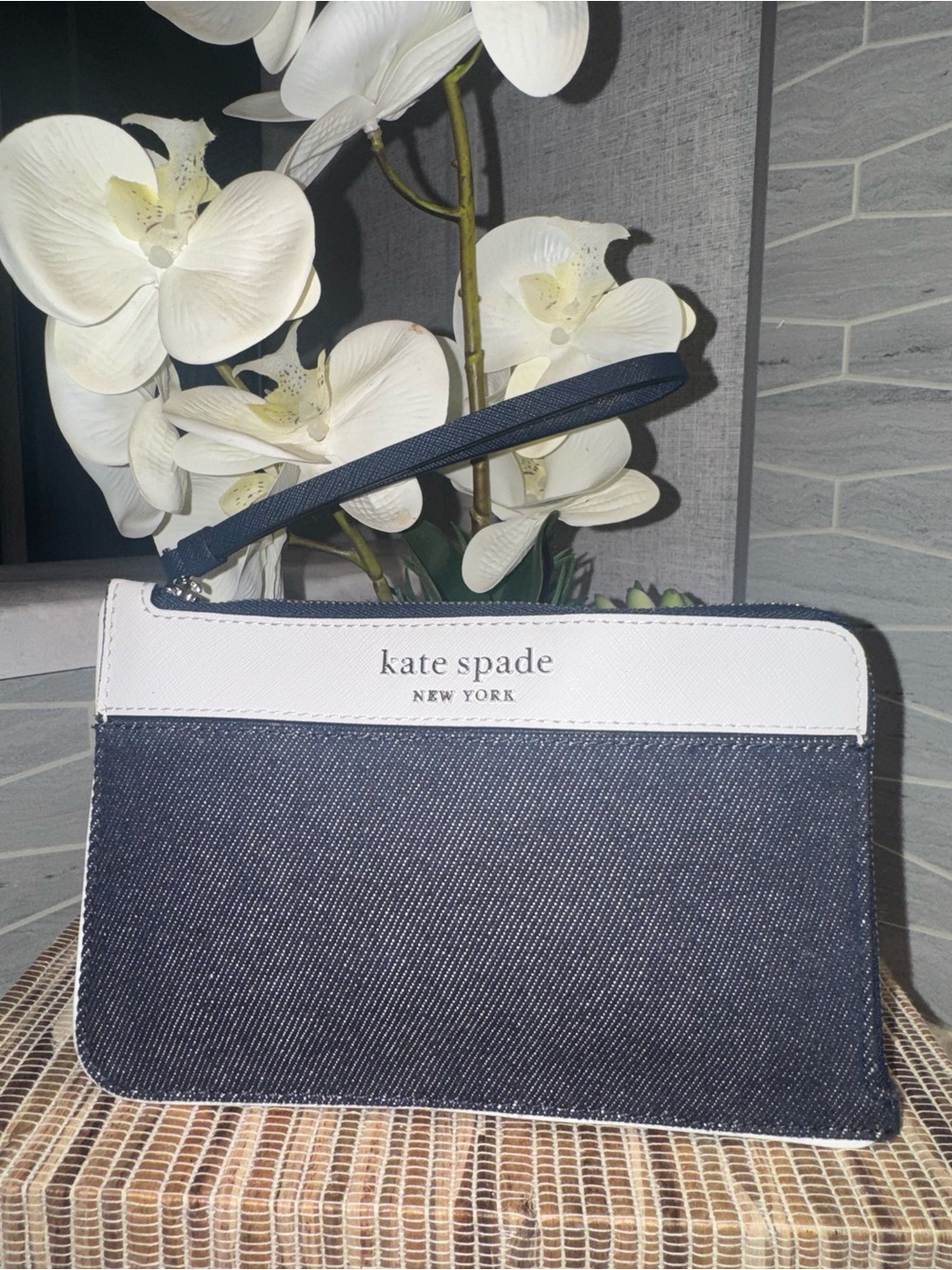 NWOT Kate Spade New York DENIM Navy and White Wristlet Clutch fits Phone